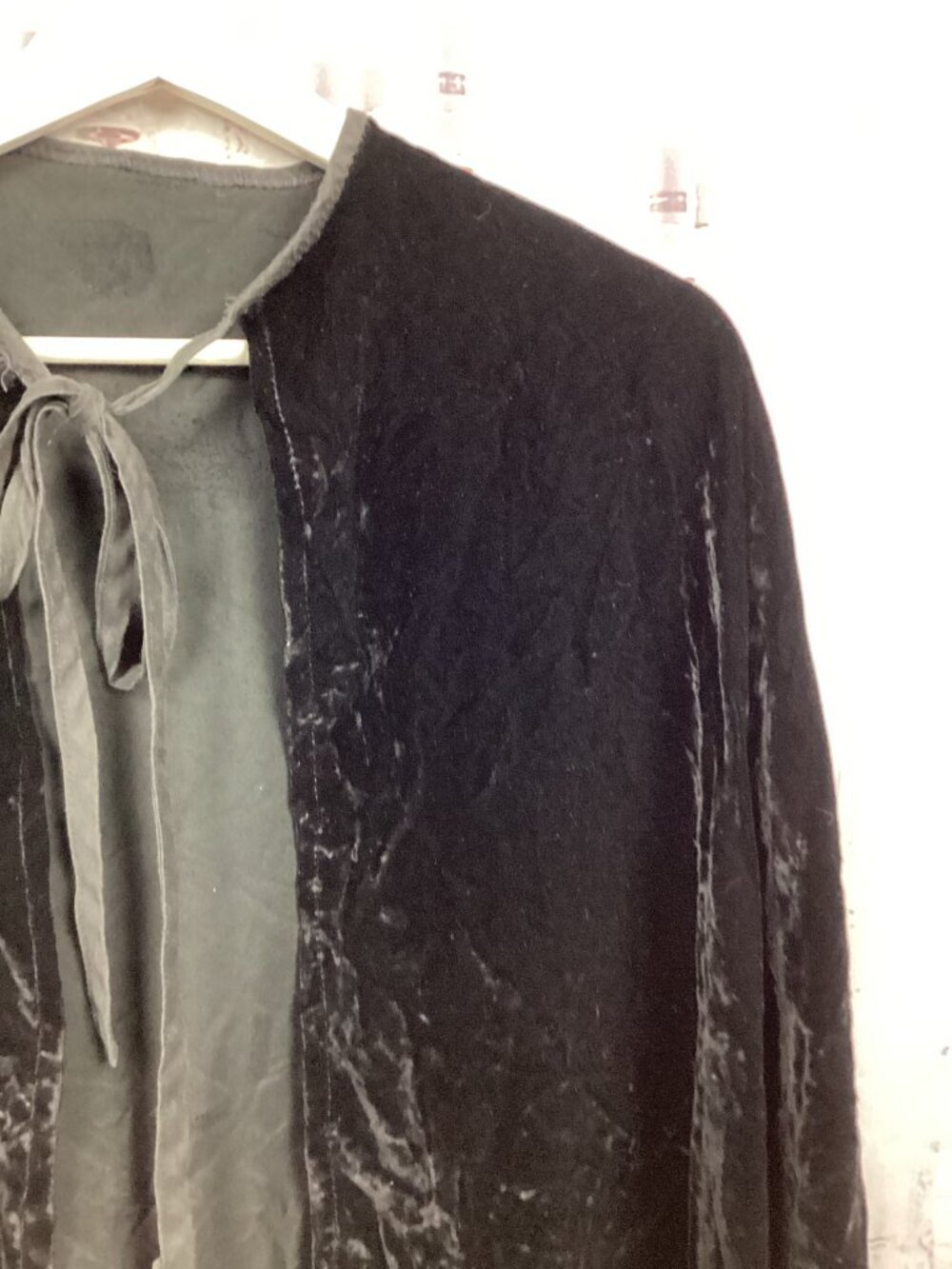 Black Crushed Velvet Cape Short Vintage Costume O/S - Picture 2 of 9